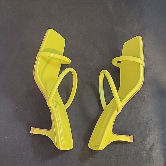 BRAND NEW SODA CANARY-S TWO-STRAP HEELED WOMEN"S SANDALS - Picture 8 of 12